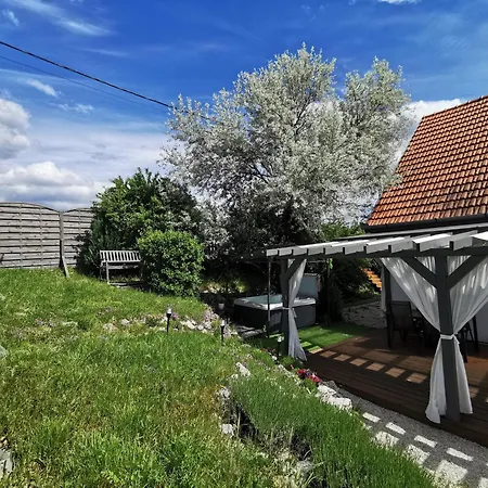 Messzikek Feriehus Egerszalók